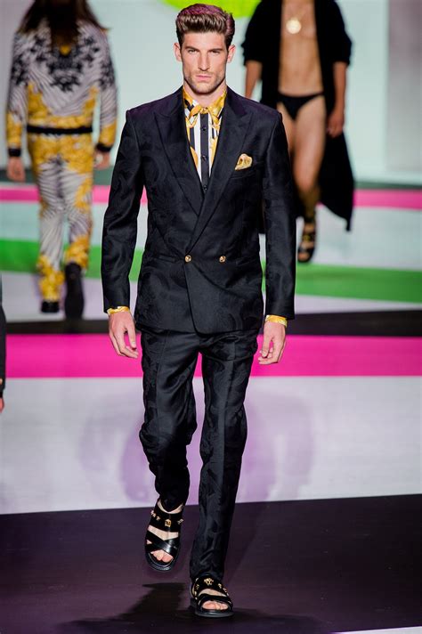 abiti versace uomo|Abbigliamento da uomo di Versace .